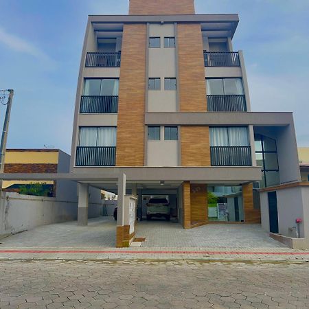 Residencial Bernardo Apartment Bombinhas Exterior photo